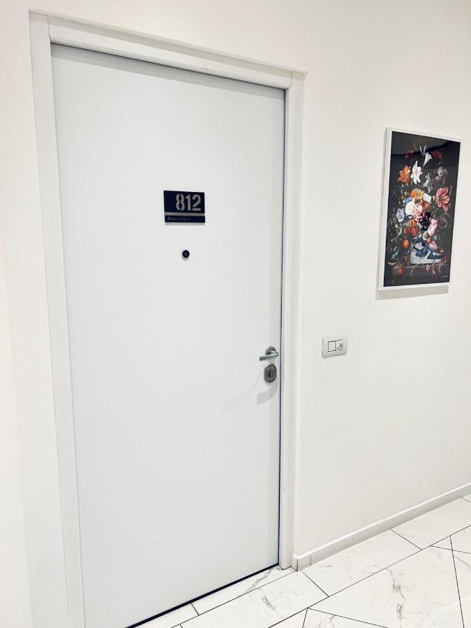 812 Milan